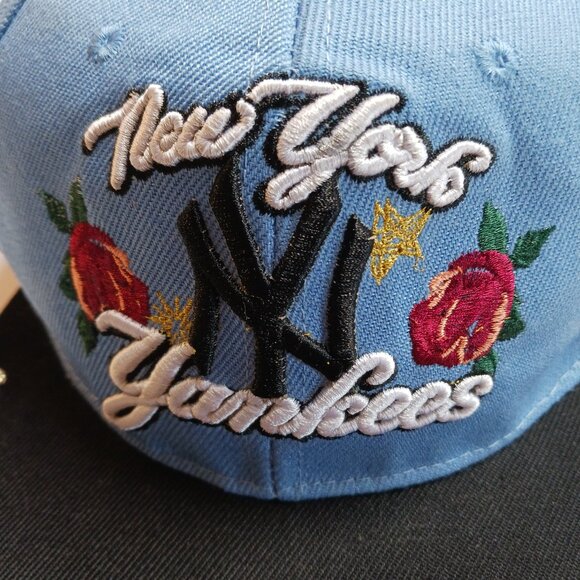 New York Yankees One Size Embroidered Roses Embellished  Snapback Baseball Cap - Picture 8 of 15